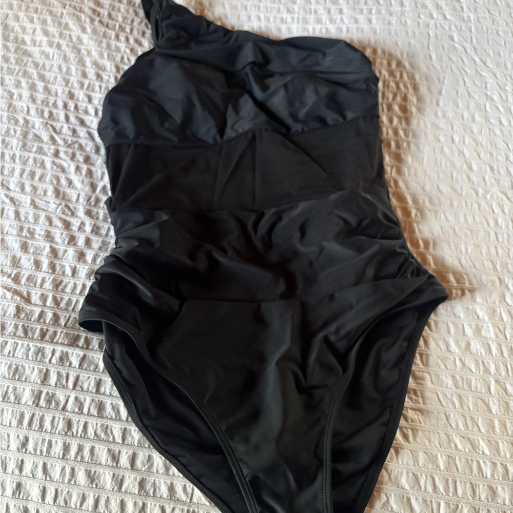 Cupshe Black One-Shoulder Swim One Piece